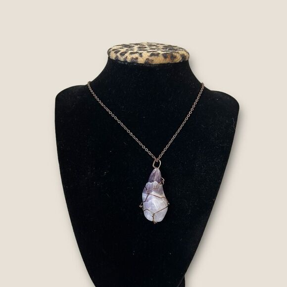 Large amethyst stone pendant, copper wire wrapped - Picture 2 of 7